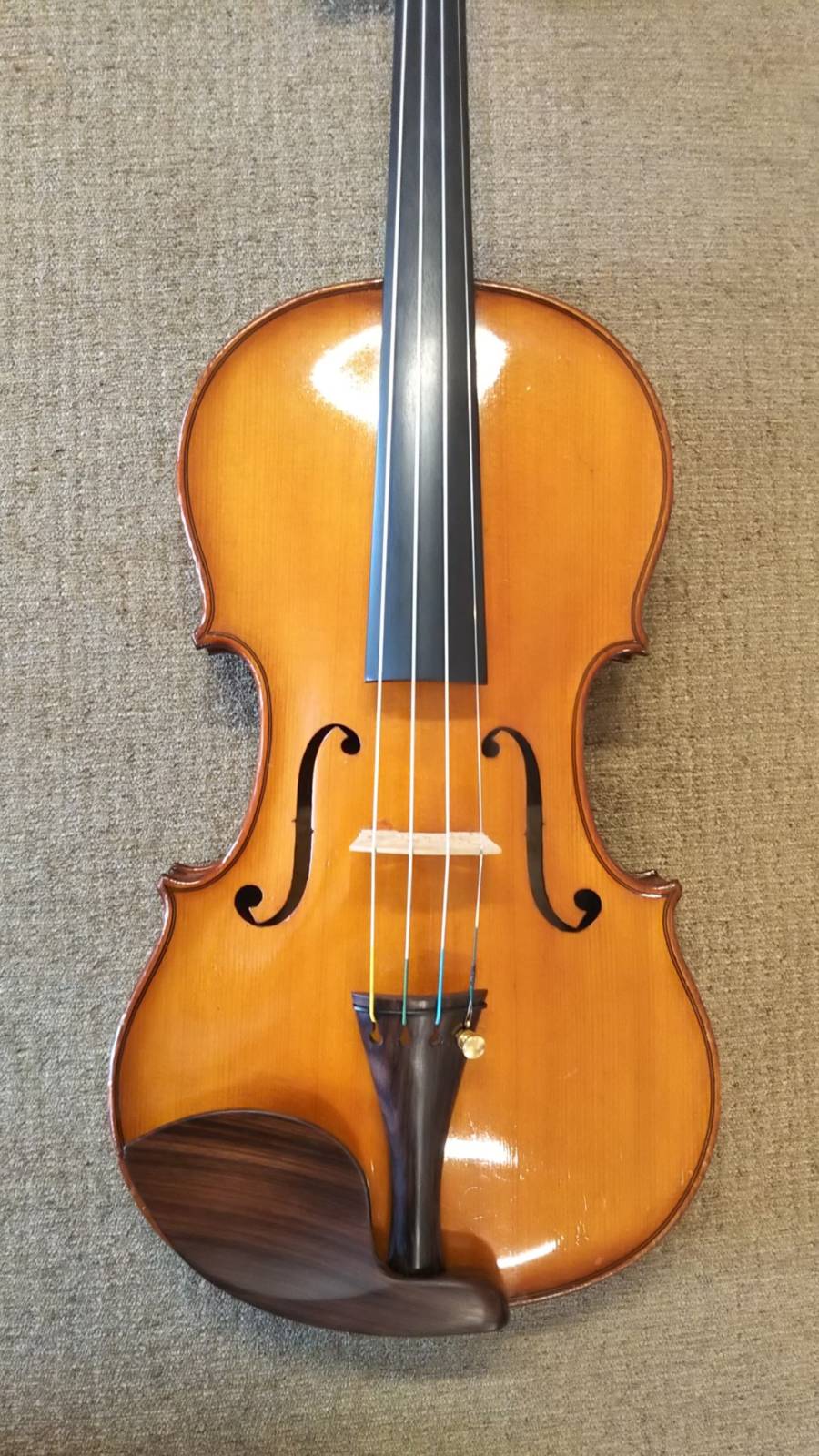 新入荷バイオリン