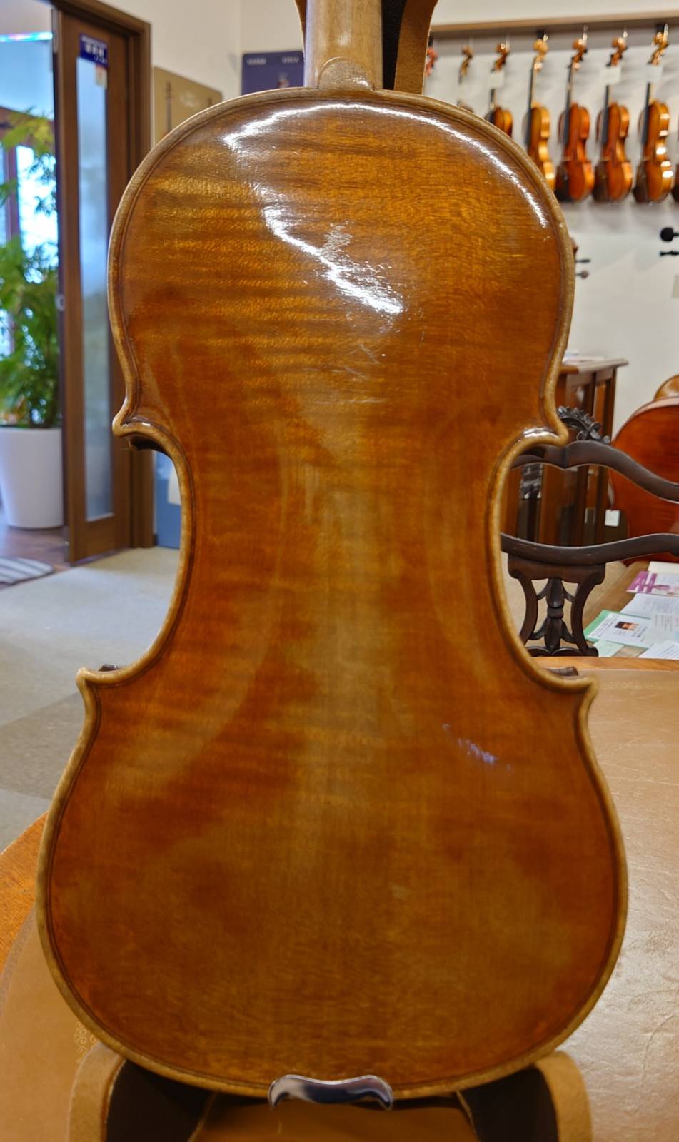小ぶりのバイオリン　George Pyne ca.1912 London